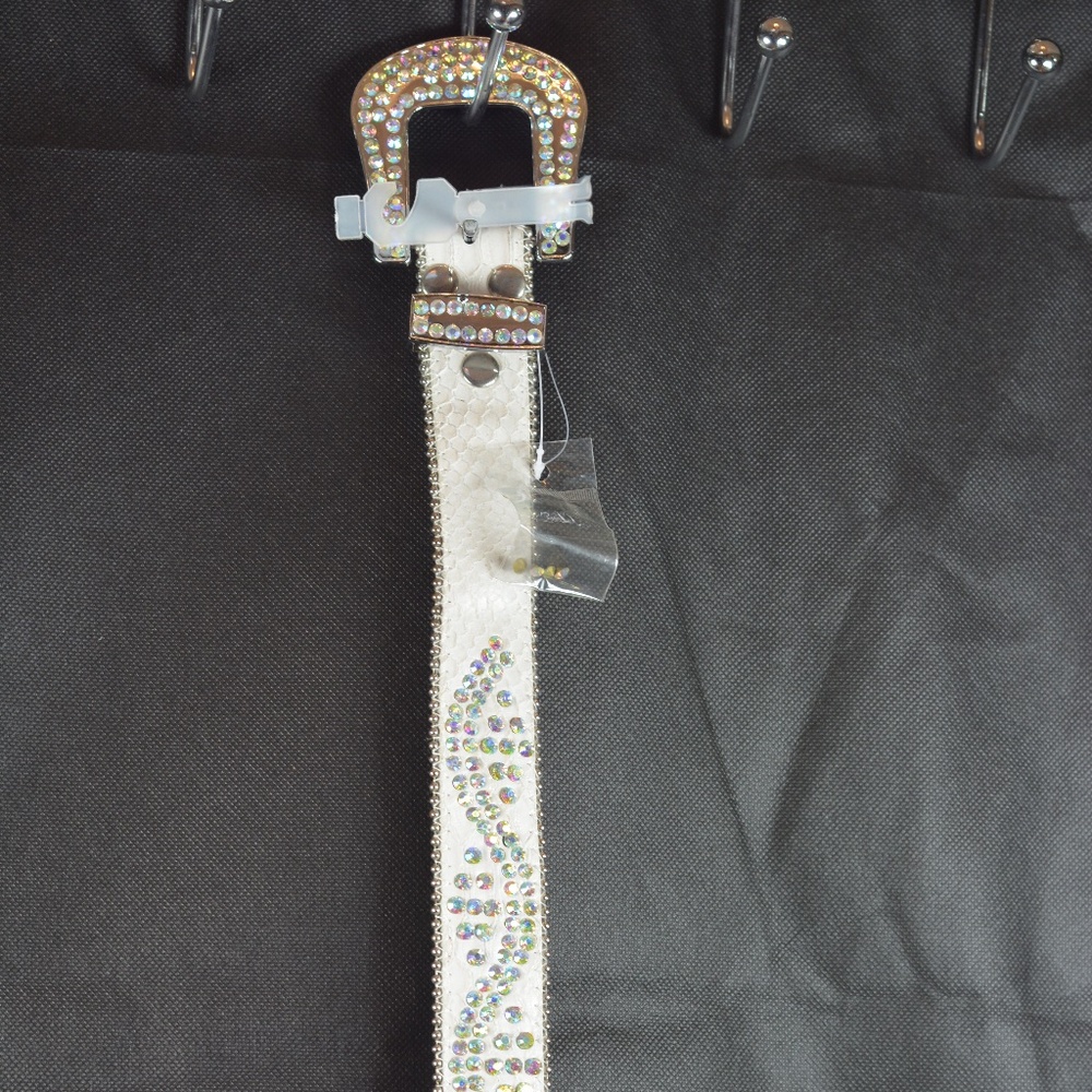 White Rhinestone Leather Belt M/L NWT - Picture 12 of 15